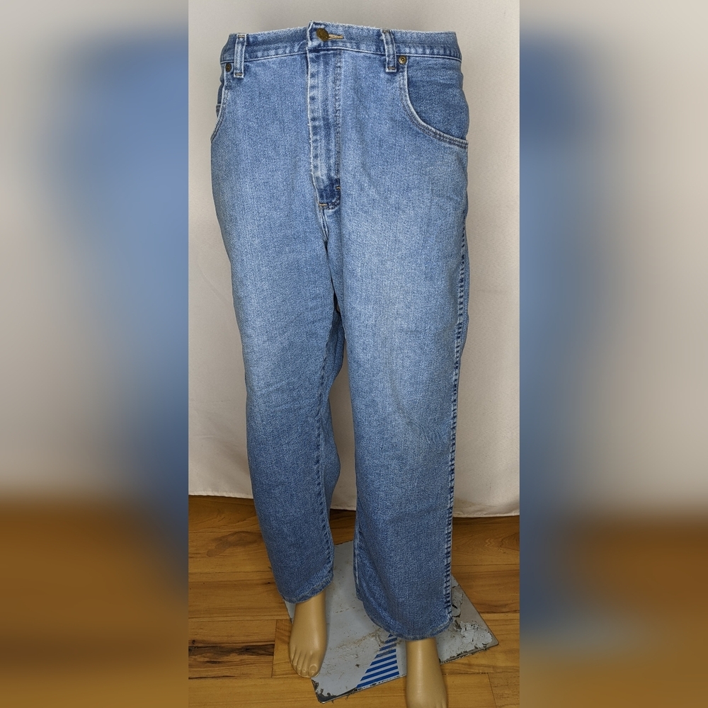 Wrangler Classic Denim Blue Jeans, Size 38x30, TD